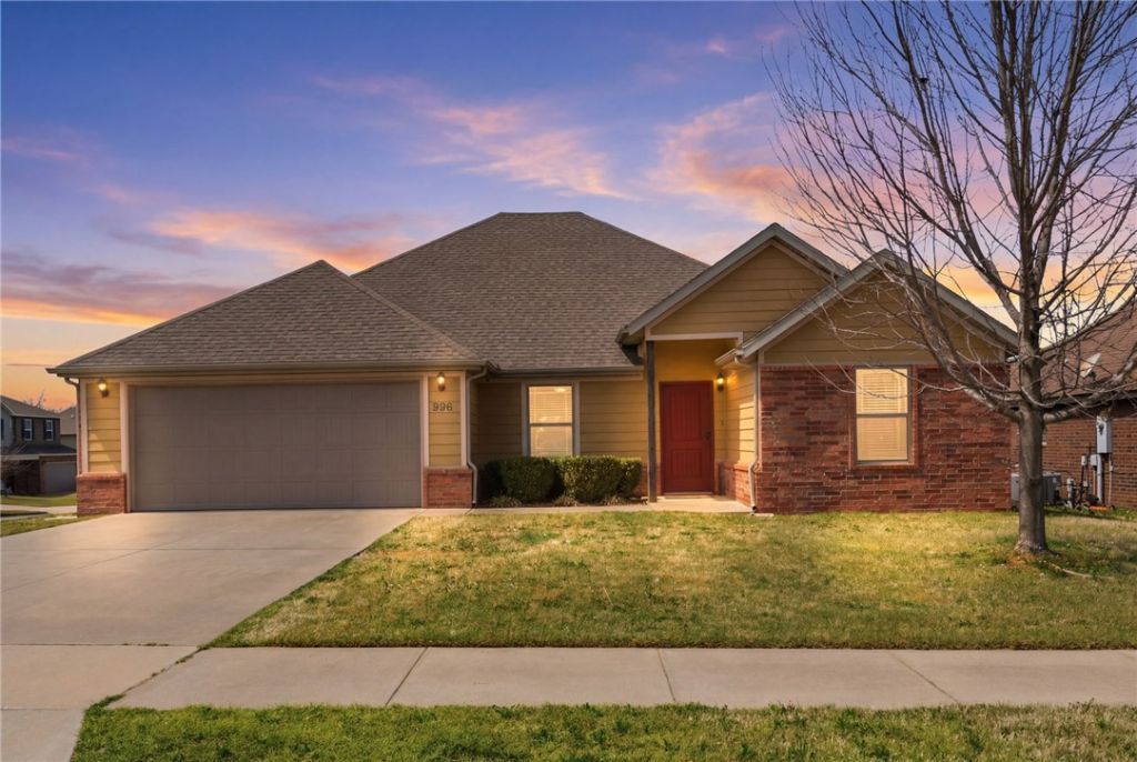 906 SW Pure Globe Street, Bentonville, AR 72712 Main Photo