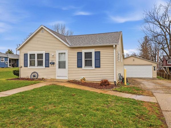 325 Elmer Street, Platteville, WI 53818