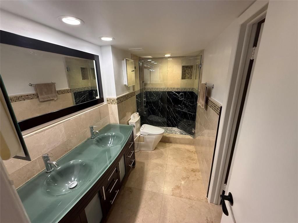 19428 NE 26th Avenue, Unit 103b, Miami, FL 33180 Photo