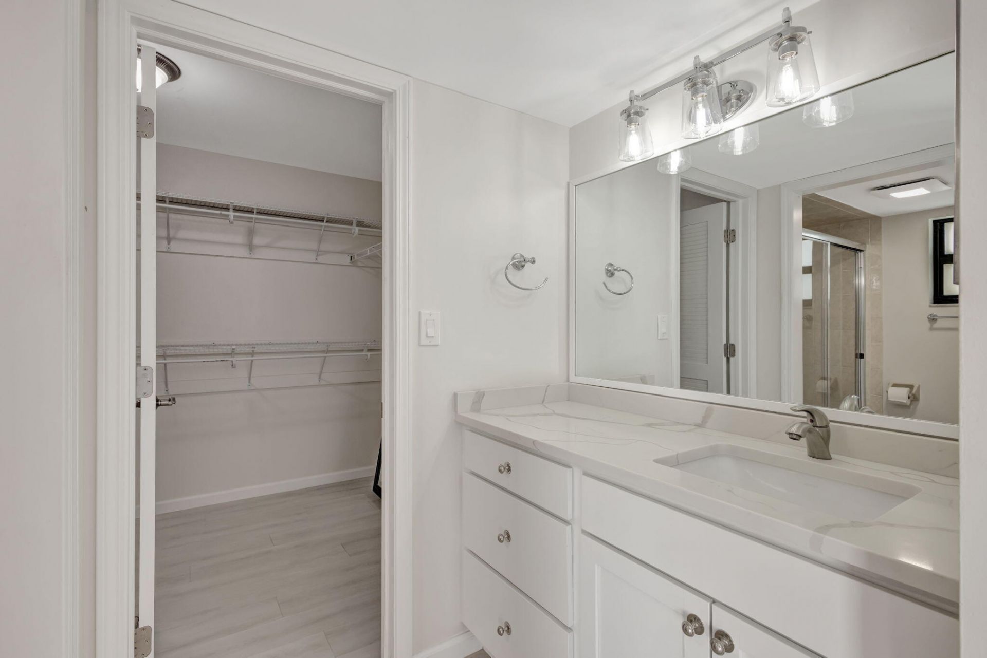 3209 S Lakeview Circle, Unit 8-101, Hutchinson Island, FL 34949 Photo