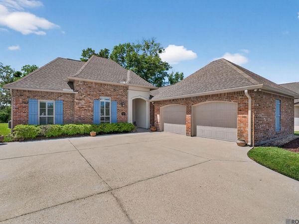12163 Deventer Dr, Geismar, LA 70734