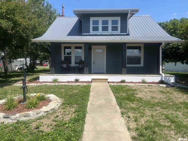 341 S WILSON Street, Mendon, IL 62351