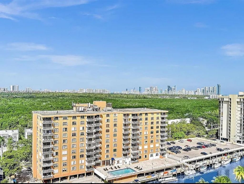 2450 NE 135th St, Unit 103, North Miami, FL 33181 Photo