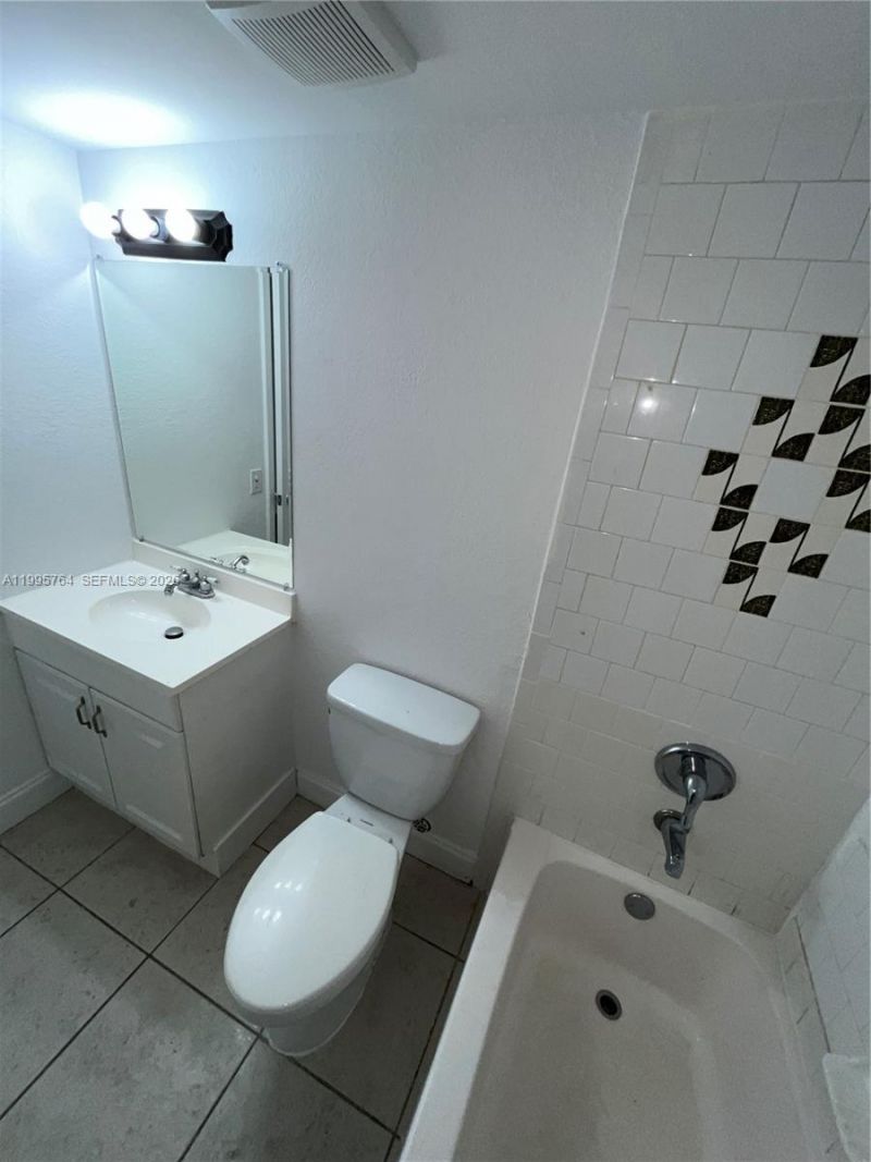 11101 Royal Palm Blvd, Unit 203, Coral Springs, FL 33065 Photo