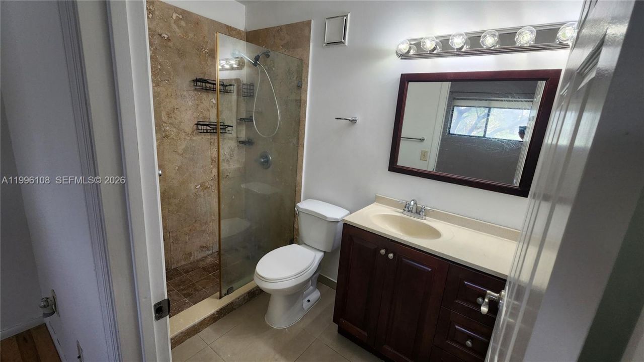 210 E Palm Cir E, Pembroke Pines, FL 33025 Photo