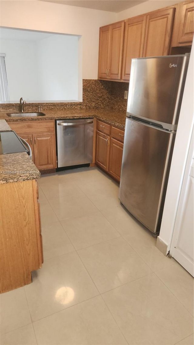 210 E Palm Cir E, Pembroke Pines, FL 33025 Photo