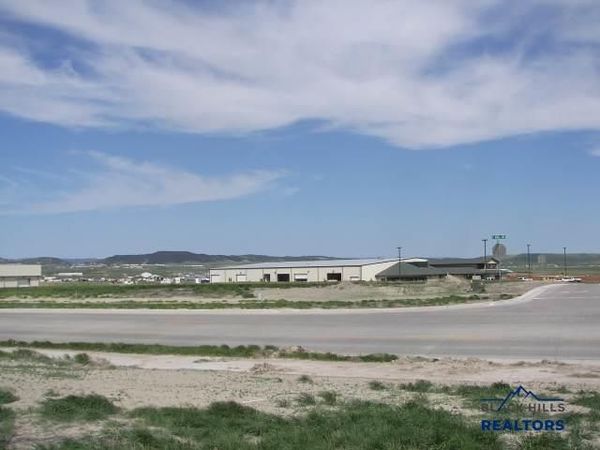 3550 E MALL DR, Rapid City, SD 57701