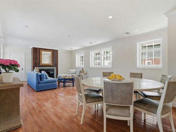 74 Peacock Lane , Locust Valley, NY 11560