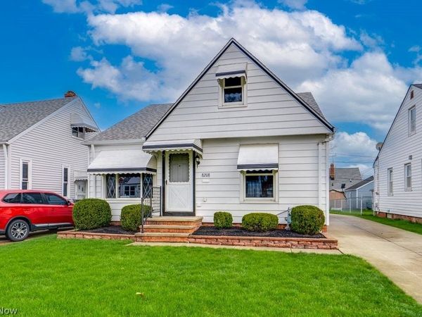 8208 Wainstead Drive , Parma, OH 44129