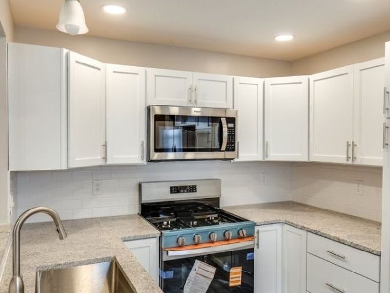 8208 Wainstead Drive, Parma, OH 44129 Photo 10