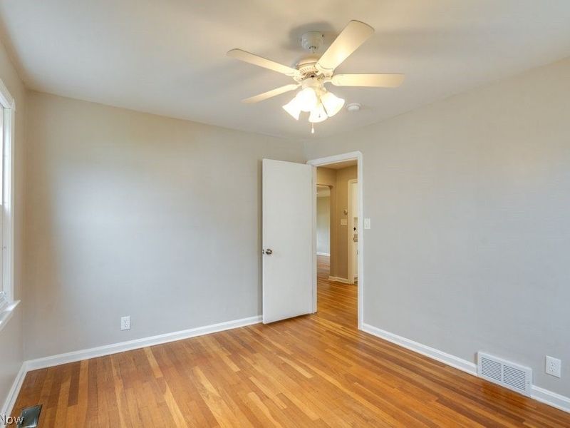 8208 Wainstead Drive, Parma, OH 44129 Photo 15