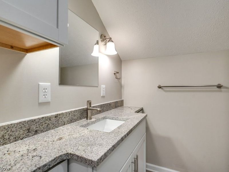 8208 Wainstead Drive, Parma, OH 44129 Photo 27