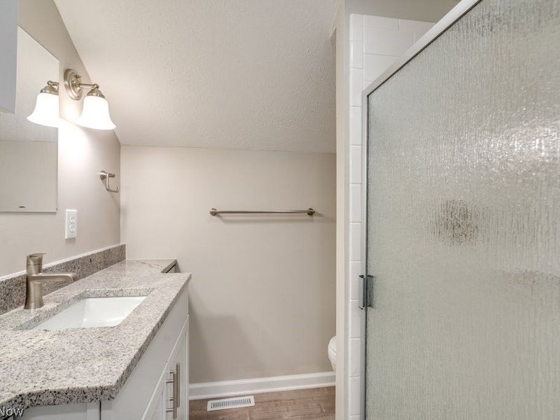 8208 Wainstead Drive, Parma, OH 44129 Photo 28