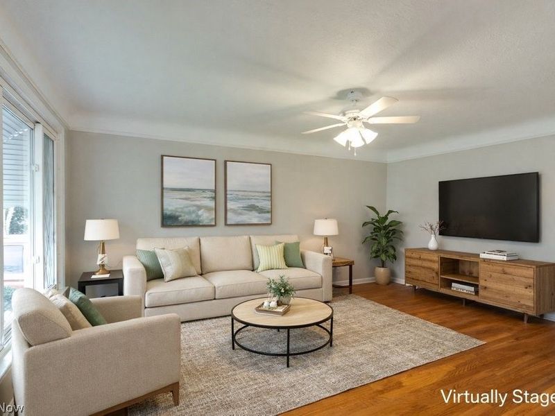 8208 Wainstead Drive, Parma, OH 44129 Photo 3