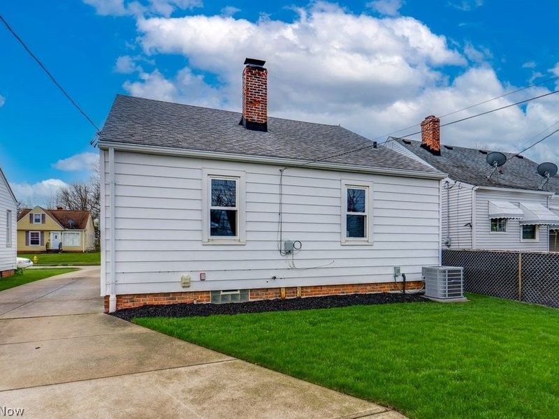 8208 Wainstead Drive, Parma, OH 44129 Photo 43