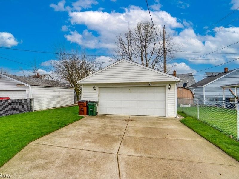 8208 Wainstead Drive, Parma, OH 44129 Photo 44