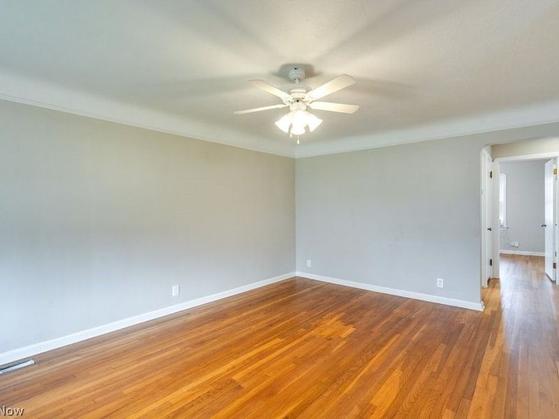 8208 Wainstead Drive, Parma, OH 44129 Photo 6