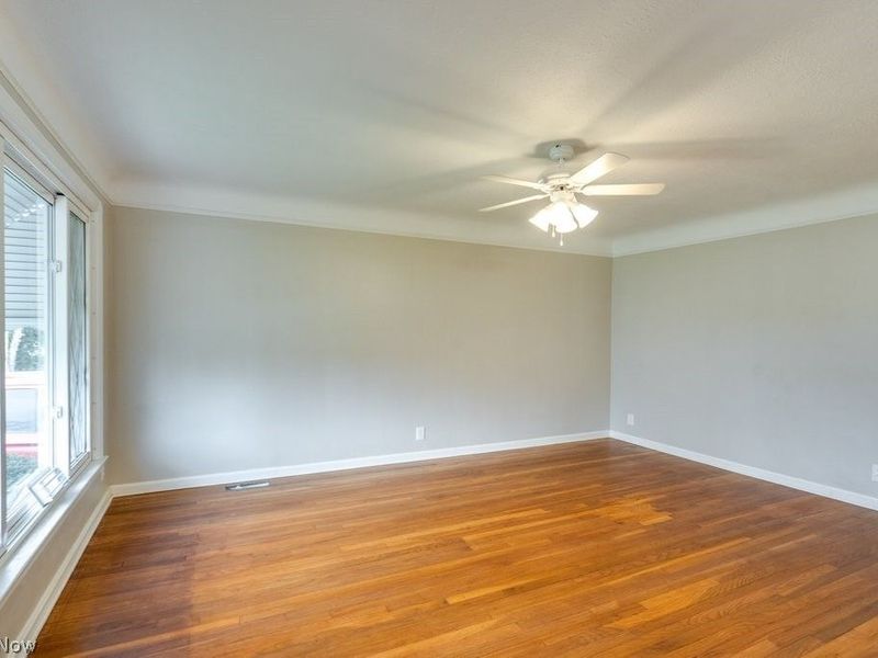 8208 Wainstead Drive, Parma, OH 44129 Photo 7