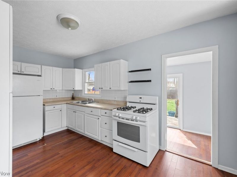 11915 Franklin Boulevard , Lakewood, OH 44107 Photo 6