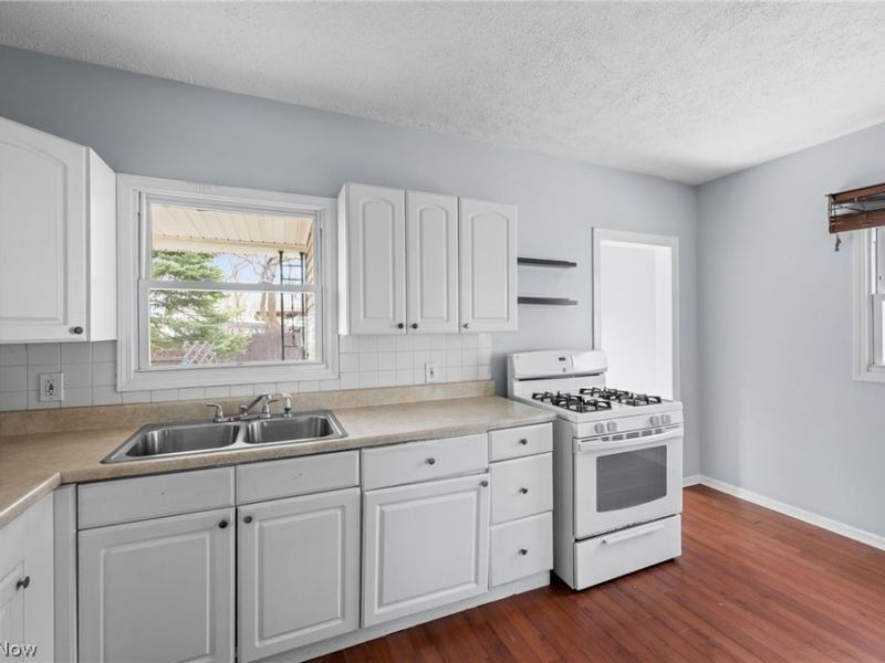 11915 Franklin Boulevard , Lakewood, OH 44107 Photo 8