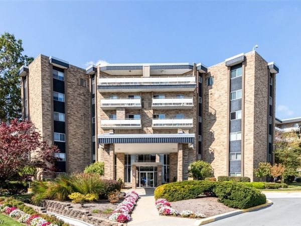 2112 Acacia Park Drive , Unit 322, Lyndhurst, OH 44124