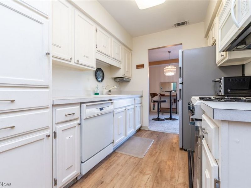 2112 Acacia Park Drive , Unit 322, Lyndhurst, OH 44124 Photo 11