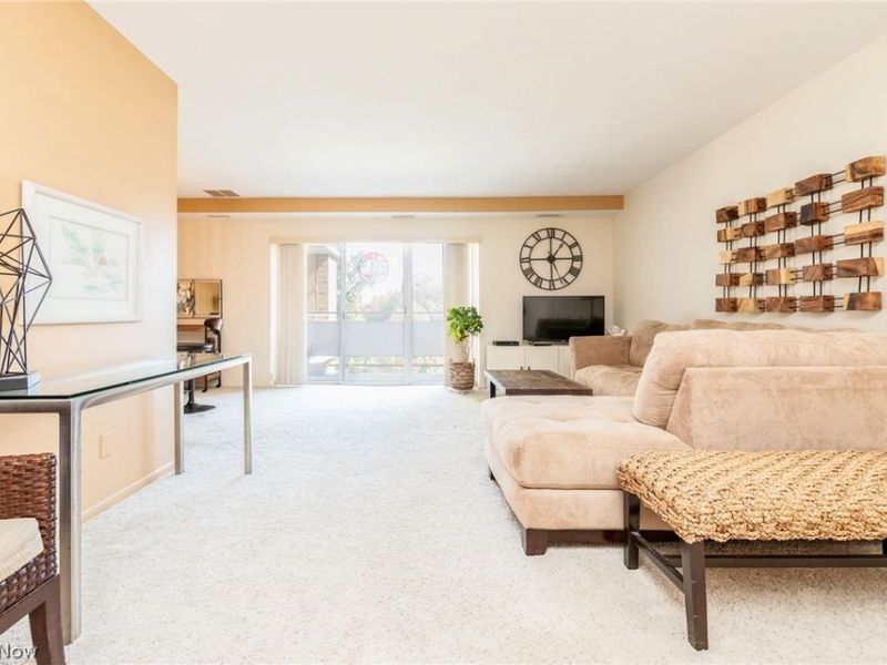 2112 Acacia Park Drive , Unit 322, Lyndhurst, OH 44124 Photo 3