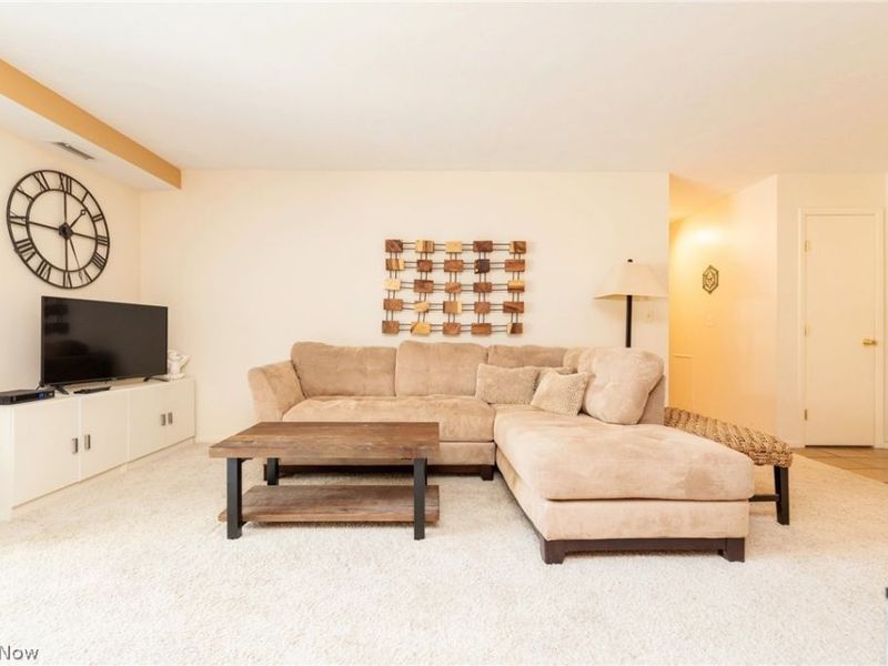 2112 Acacia Park Drive , Unit 322, Lyndhurst, OH 44124 Photo 4