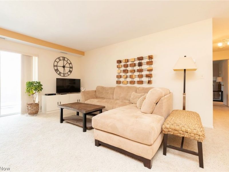 2112 Acacia Park Drive , Unit 322, Lyndhurst, OH 44124 Photo 5