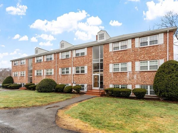 80 Edgelawn Avenue, Unit 6, North Andover, MA 01845