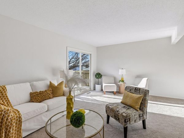 411 Dorland Place, Maplewood, MN 55119