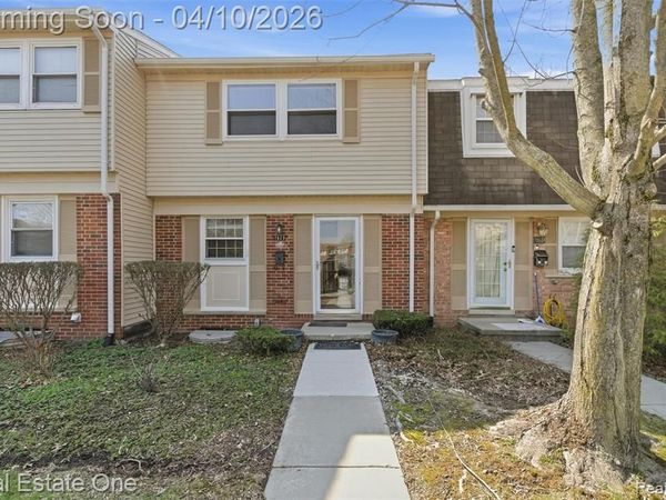 1629 Brentwood Drive, Troy, MI 48098