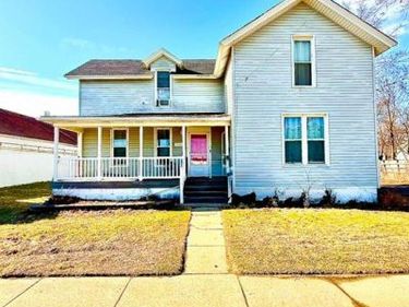 35449 Clinton Street , Wayne, MI 48184