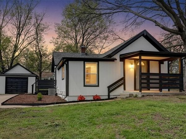 7126 Main Street, Kansas City, MO 64114