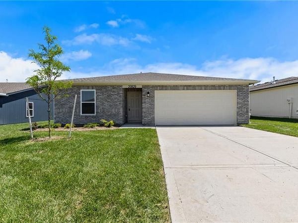 20829 Fairview Street, Edgerton, KS 66021
