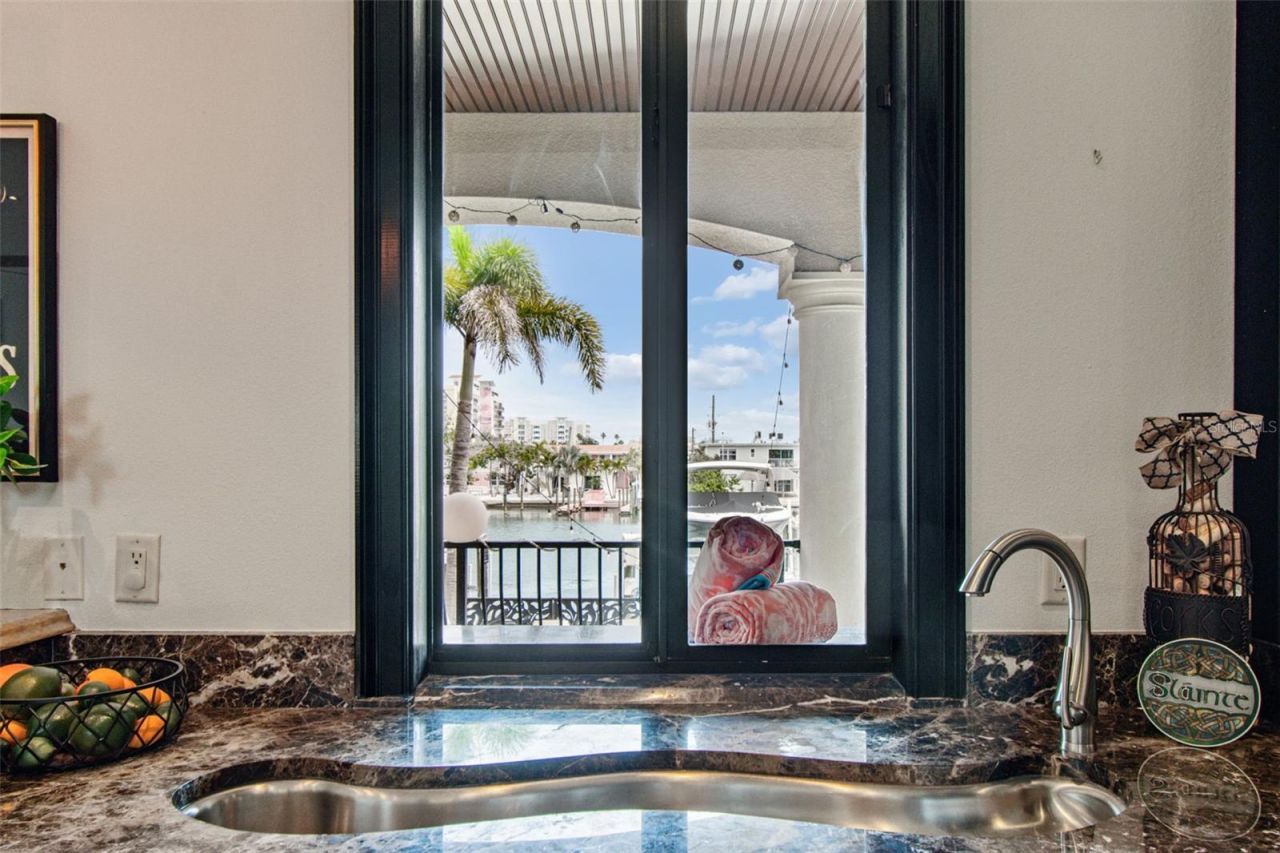 108 Bayside Drive, Clearwater Beach, FL 33767 Photo