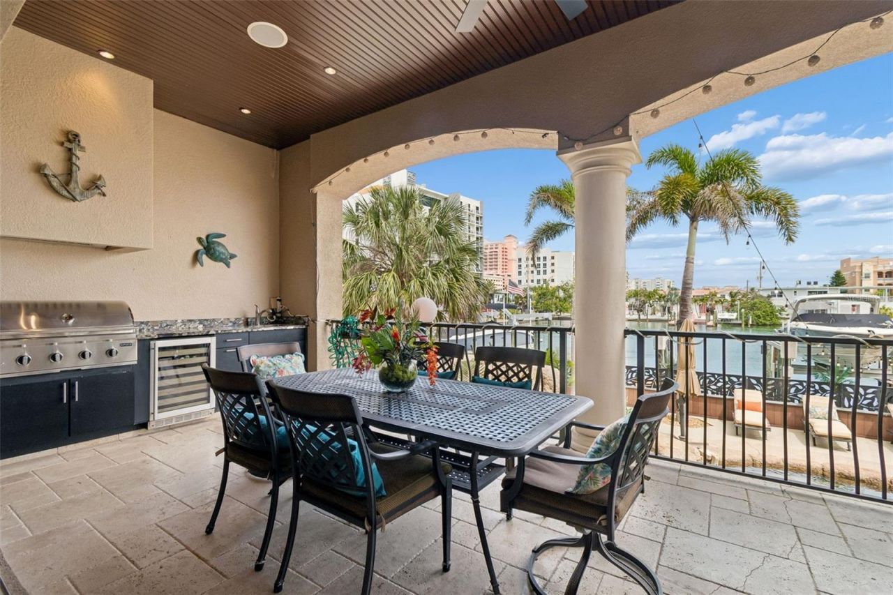 108 Bayside Drive, Clearwater Beach, FL 33767 Photo