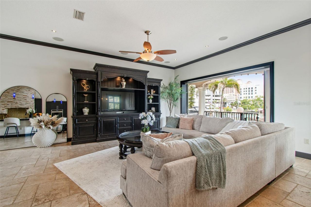 108 Bayside Drive, Clearwater Beach, FL 33767 Photo
