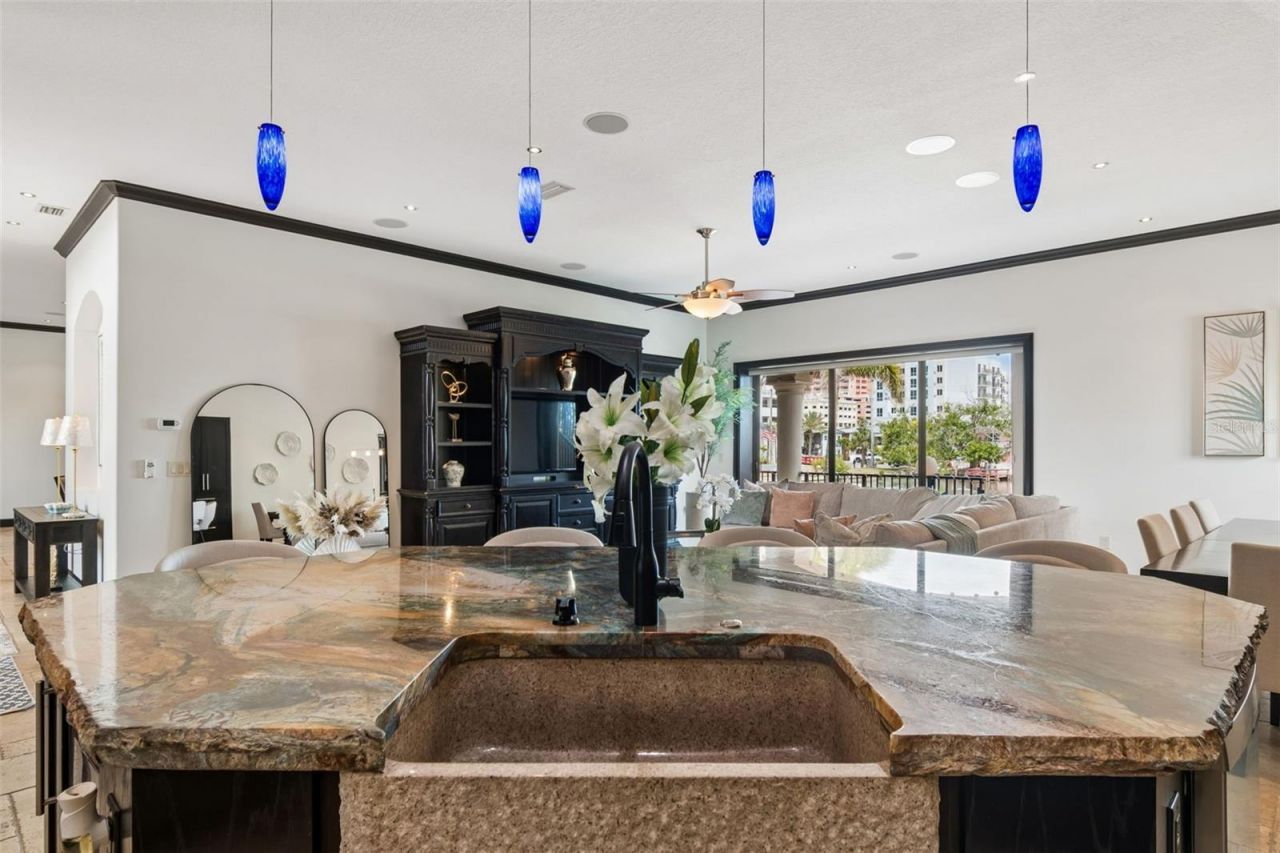 108 Bayside Drive, Clearwater Beach, FL 33767 Photo