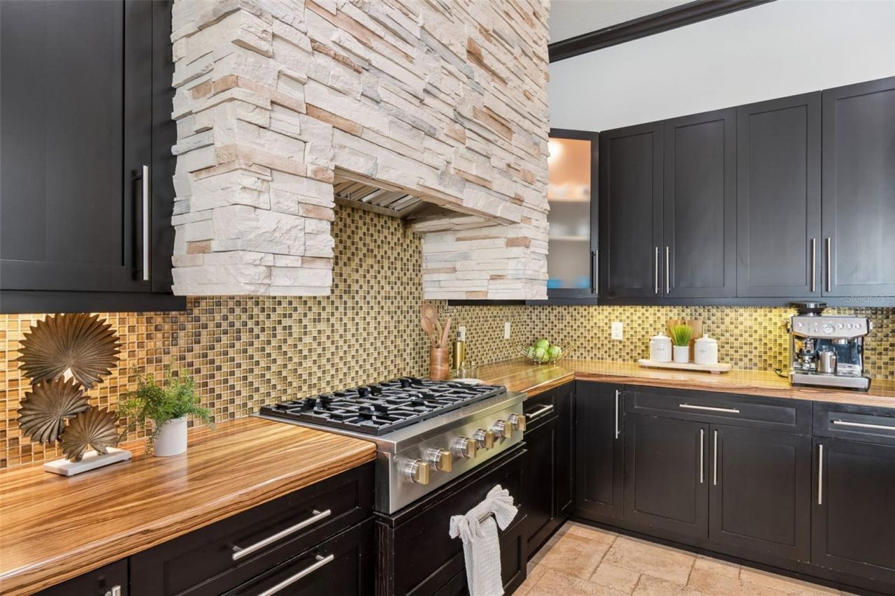 108 Bayside Drive, Clearwater Beach, FL 33767 Photo