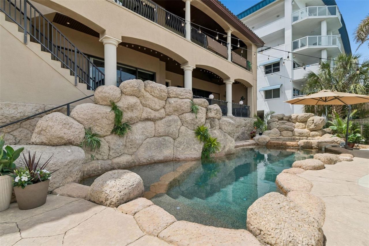 108 Bayside Drive, Clearwater Beach, FL 33767 Photo