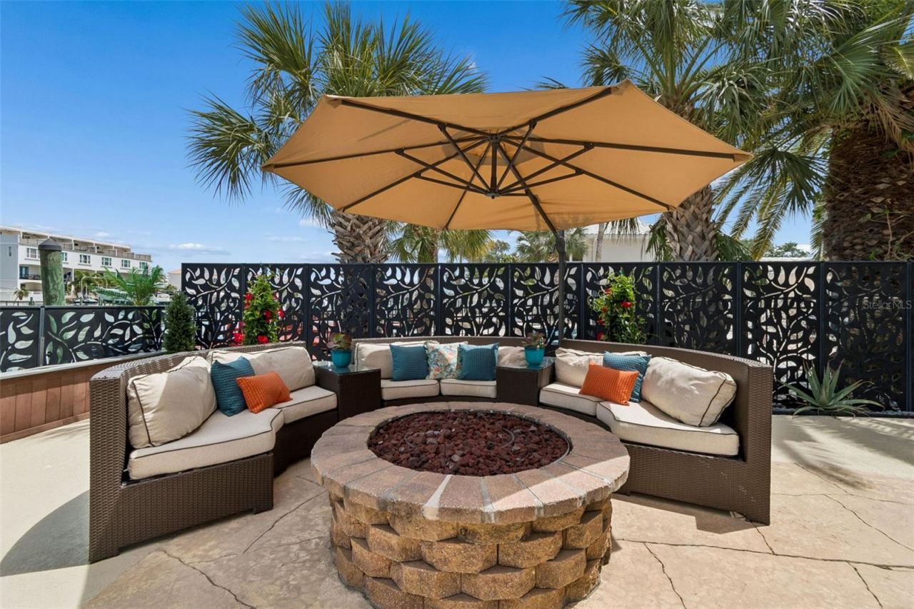 108 Bayside Drive, Clearwater Beach, FL 33767 Photo