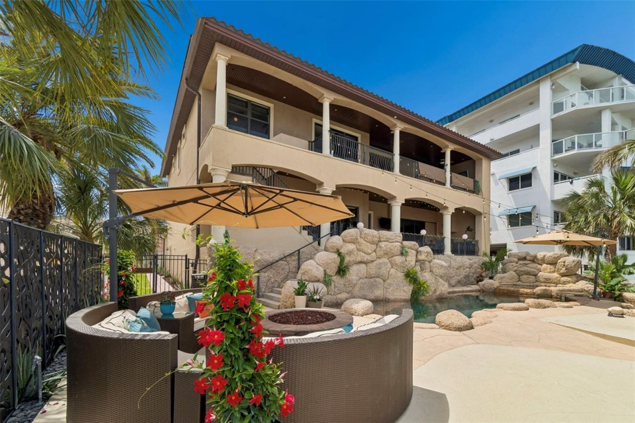 108 Bayside Drive, Clearwater Beach, FL 33767 Photo
