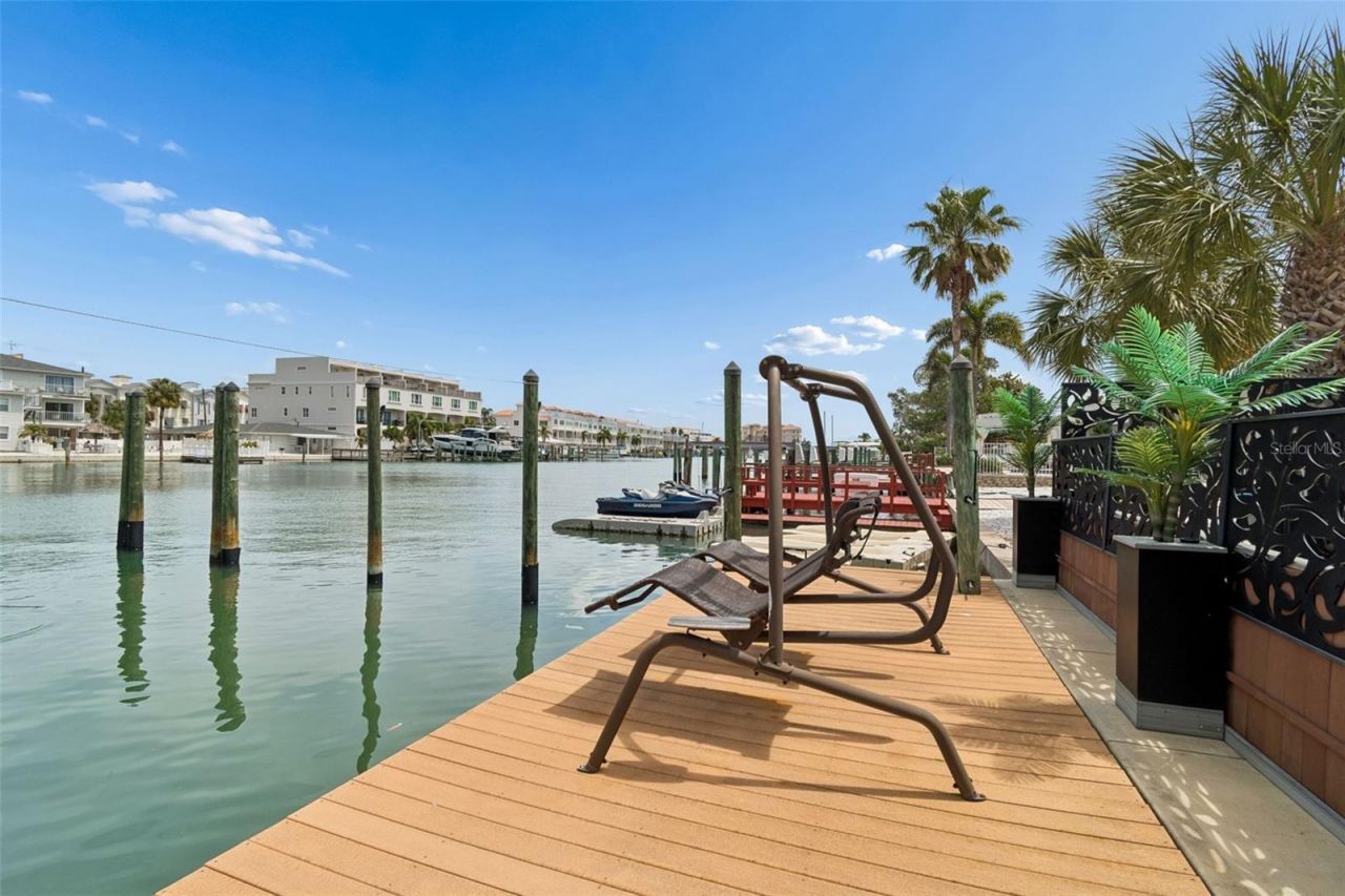 108 Bayside Drive, Clearwater Beach, FL 33767 Photo