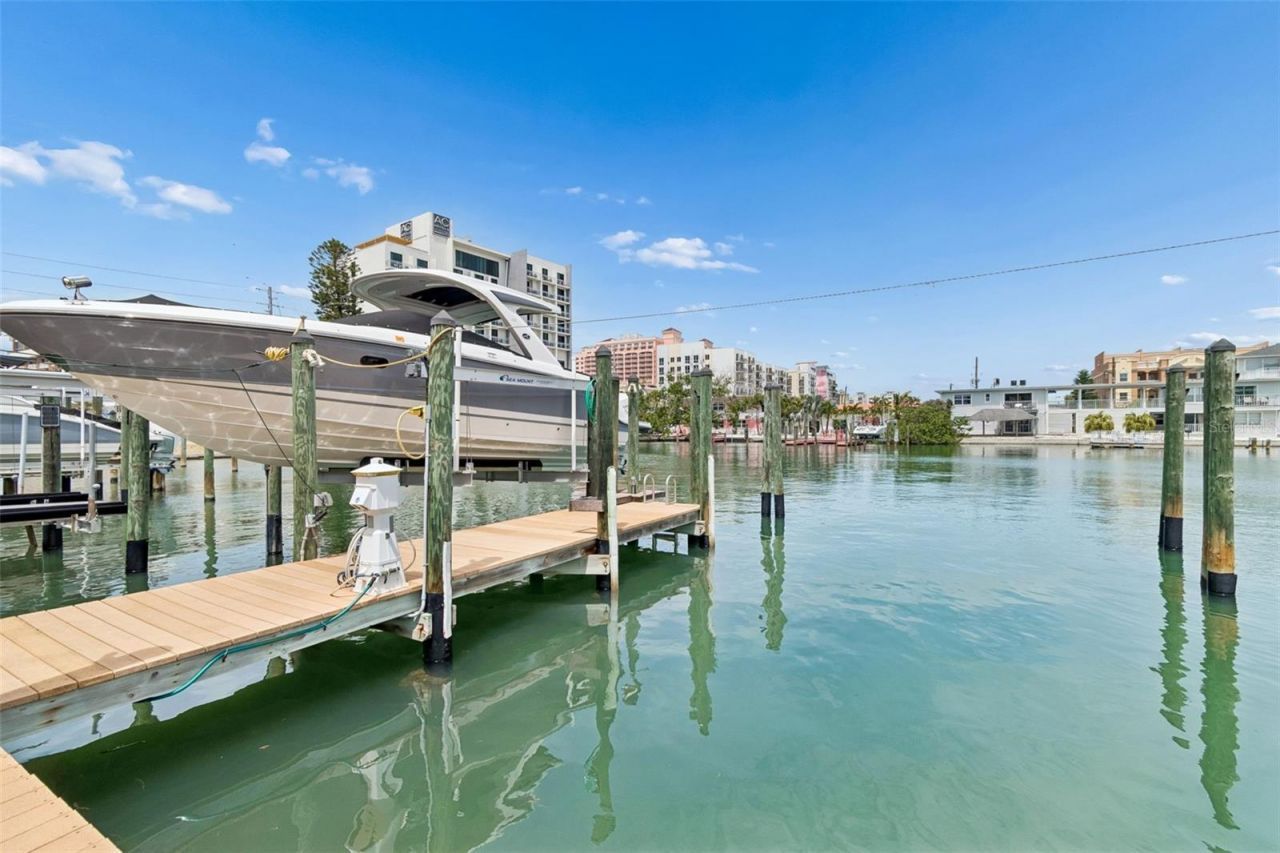108 Bayside Drive, Clearwater Beach, FL 33767 Photo