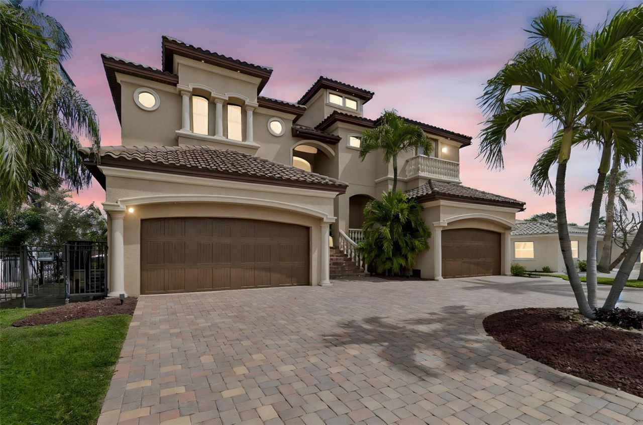 108 Bayside Drive, Clearwater Beach, FL 33767 Photo
