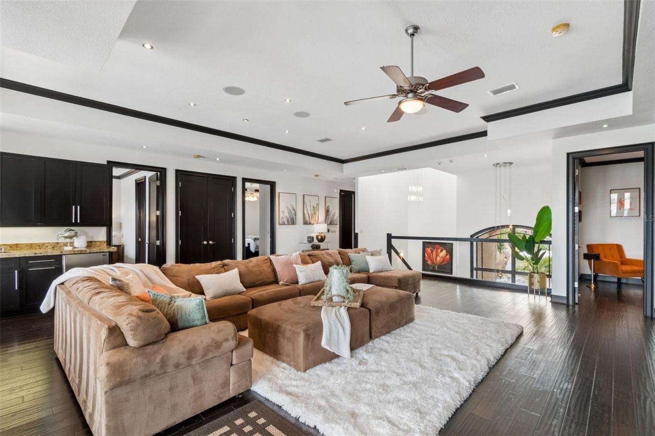 108 Bayside Drive, Clearwater Beach, FL 33767 Photo