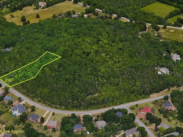 240 Spencer Creek Rd, Franklin, TN 37069