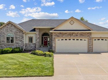 17055 Corby Street , Omaha, NE 68116