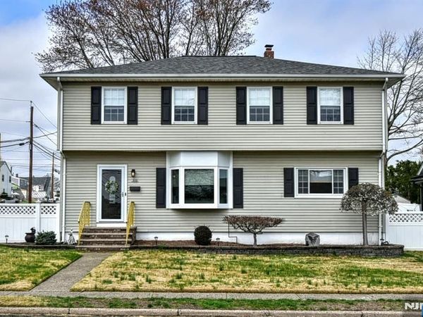 321 John Ochs Drive, SADDLE BROOK, NJ 07663